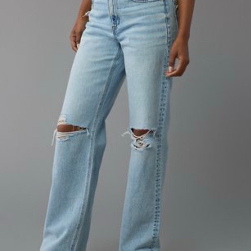 American Eagle High Rise Strigid Distressed Stovepipe Jeans Light Wash Sz 6 NWT